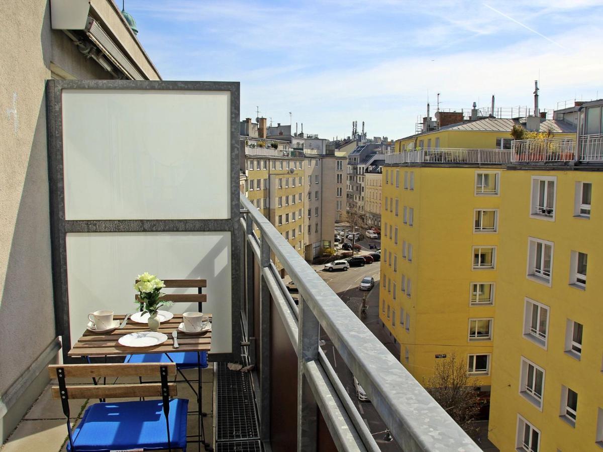 Waits For By Interhome Wenen