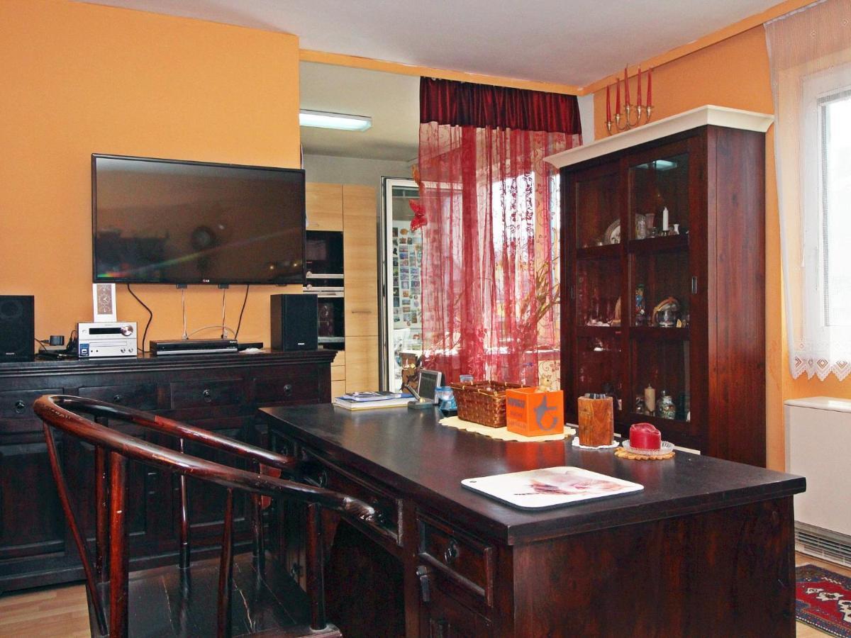 Waits For By Interhome Appartement